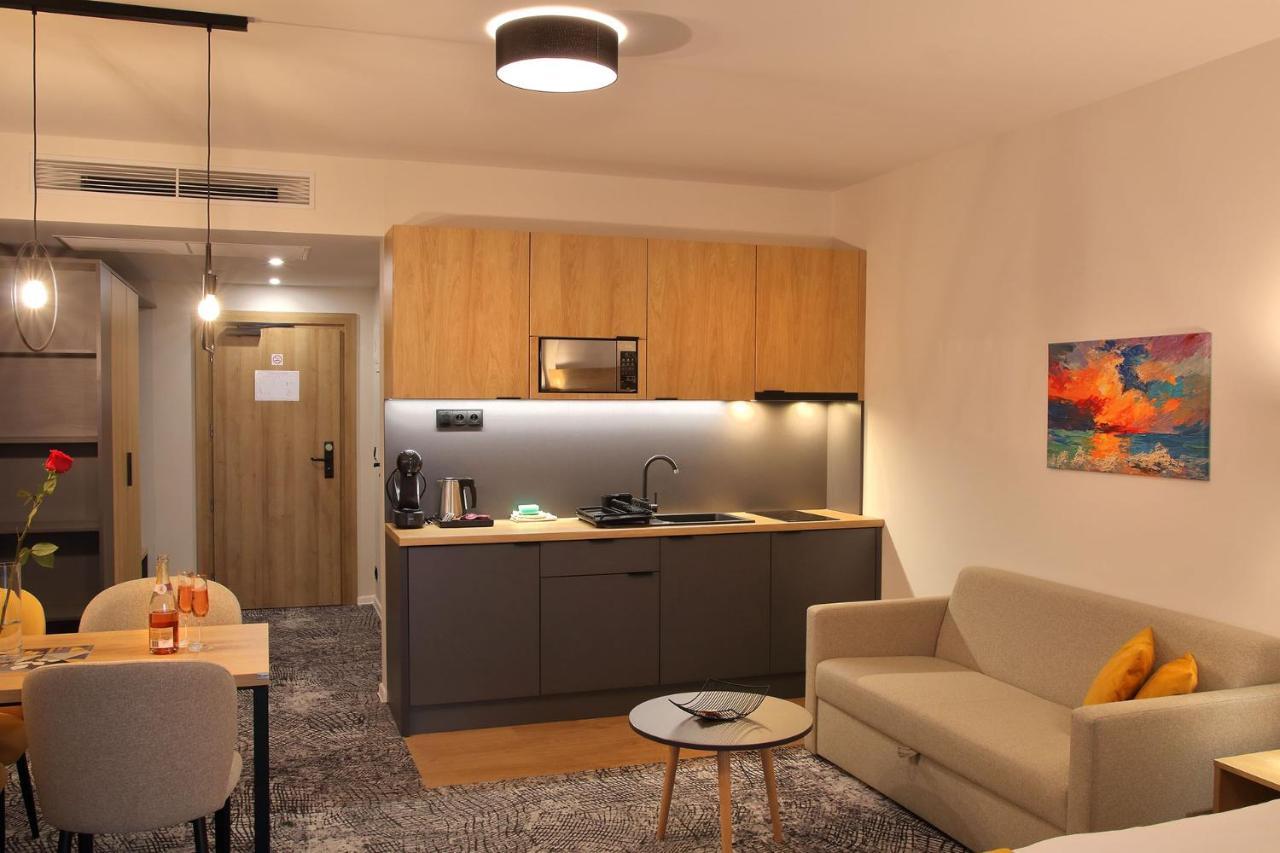 Apartman Gold Akvamarin Bešeňová Exteriör bild