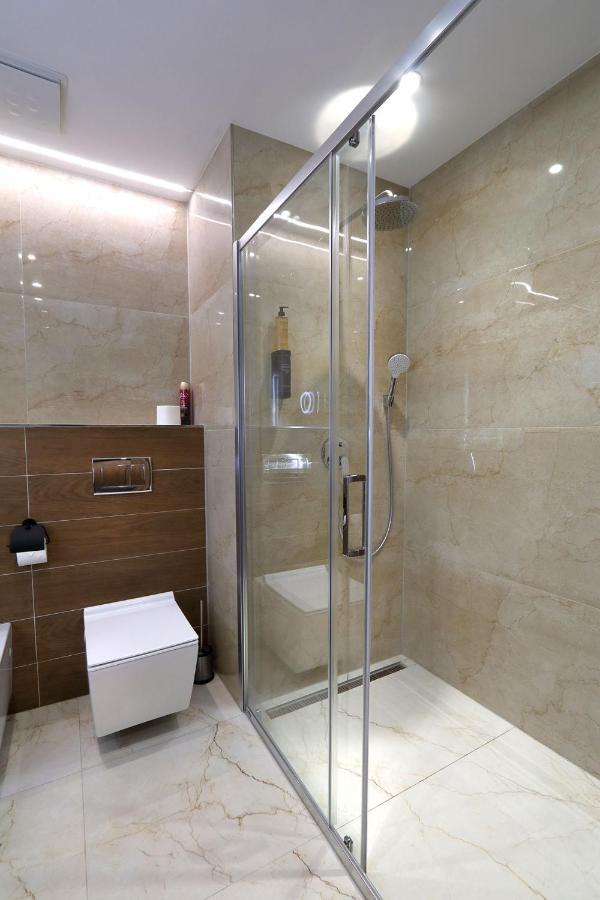 Apartman Gold Akvamarin Bešeňová Exteriör bild