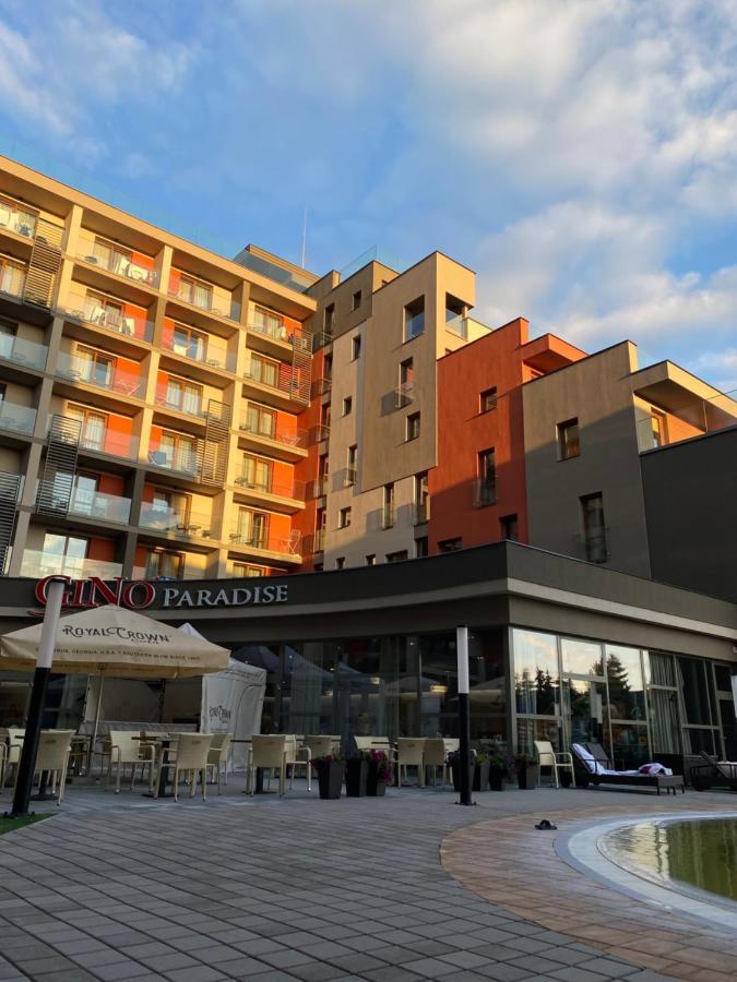 Apartman Gold Akvamarin Bešeňová Exteriör bild